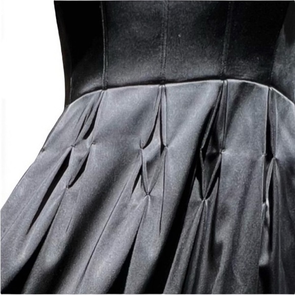 🌻Calvin Klein Black Strapless Pleated A-Line Dress Size 6 - Picture 5 of 11